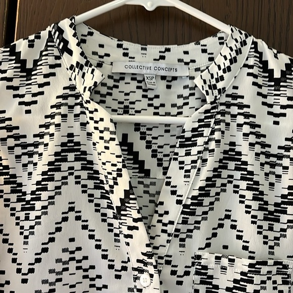 Collective Concepts sleeveless white and black patterned top. Size XSP - Picture 3 of 9